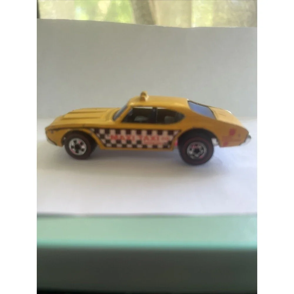 Vintage  Hot Wheels Redline Maxi Taxi OLDS 442.  USA And Canada